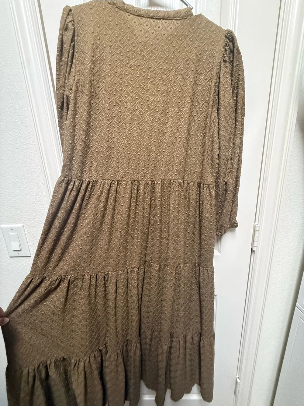 Women’s Brown Tiered Long Sleeve Midi Dress